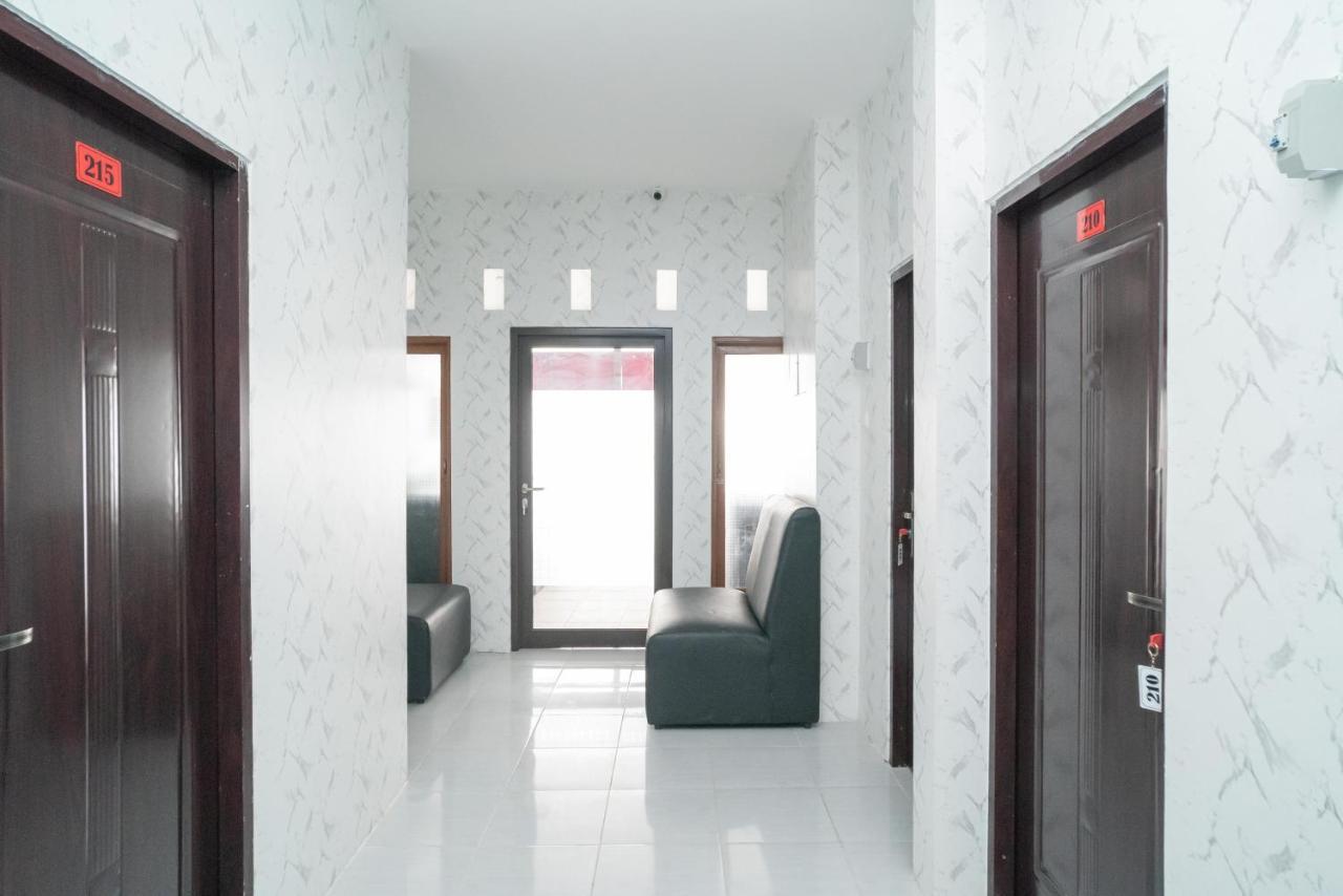 Reddoorz Near Sarinah Джакарта Екстериор снимка