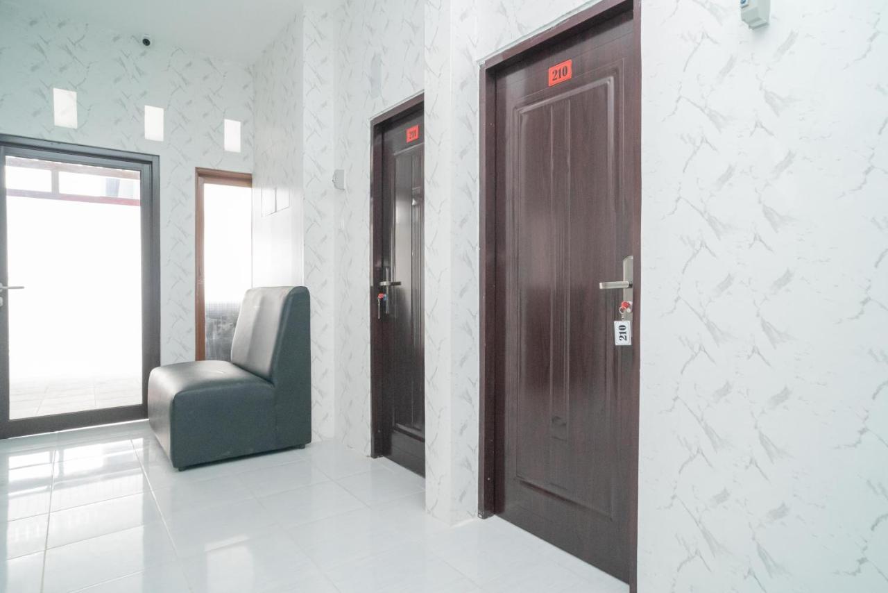 Reddoorz Near Sarinah Джакарта Екстериор снимка